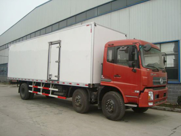 東風天錦8.6米貨廂冷藏車 東風天錦8.6米貨廂冷藏車
