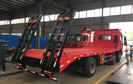 【國五】江淮小三軸挖機平板車 【國五】江淮小三軸挖機平板車