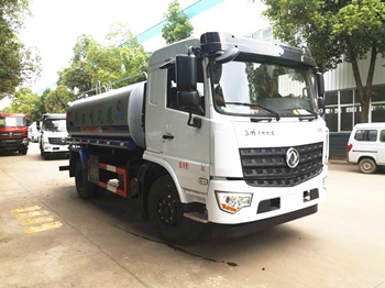 東風(fēng)D3L型12噸灑水車2臺發(fā)河北