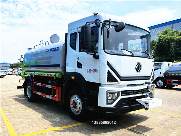 東風多利卡D9新款霧炮車