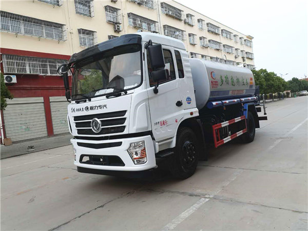 東風(fēng)D3灑水車帶霧炮 東風(fēng)D3灑水車帶霧炮