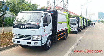 10臺(tái)6方東風(fēng)D6多利卡壓縮式垃圾車出發(fā)湖南