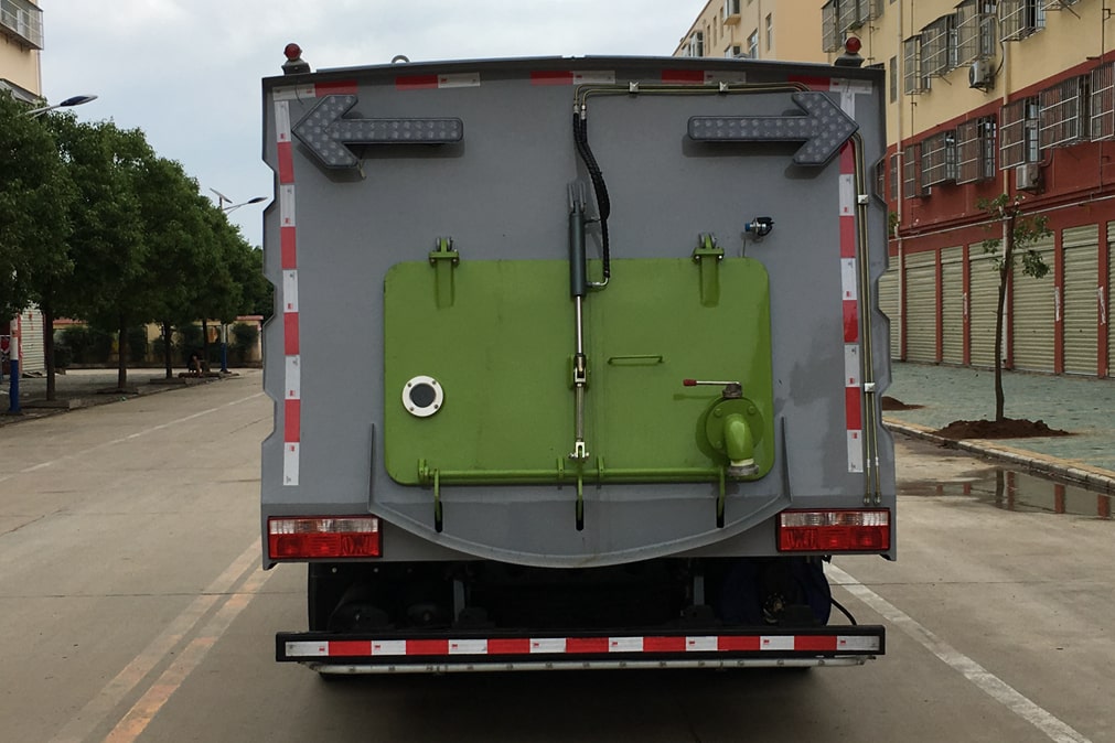 國六東風5噸洗掃車